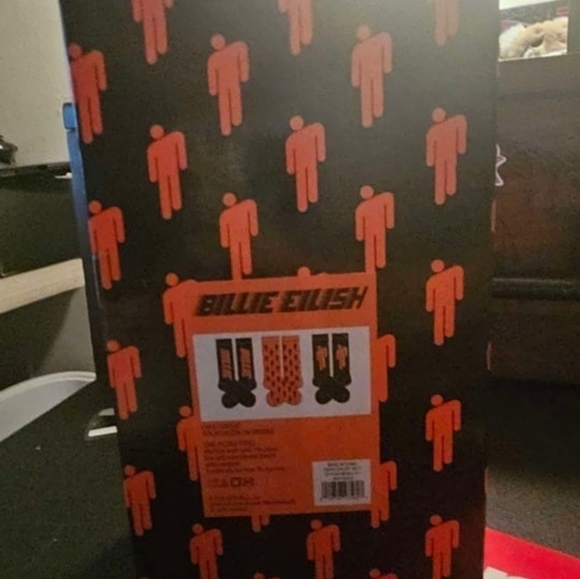 Billie Eillish socks and pins bundle - Picture 5 of 5